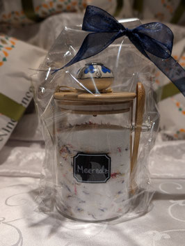 Nostalgisches Vorratsglas mit Blüten-Meersalz