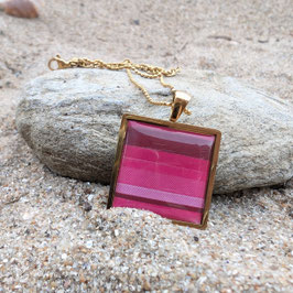 Collier graphique rose
