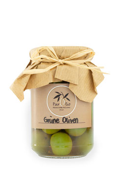 Grüne Oliven mit Stein