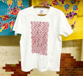 紅型風　古典柄蝶　Tシャツ（赤色）