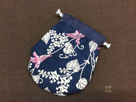 紅型　古典柄　手染め　巾着　唐草模様鳥
