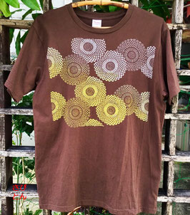 紅型　古典柄　毬柄　グレーグリーンのグラデショーン（チョコ）Tシャツ