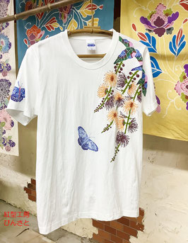 紅型　オリジナルさがり花と蝶　（白）　Tシャツ