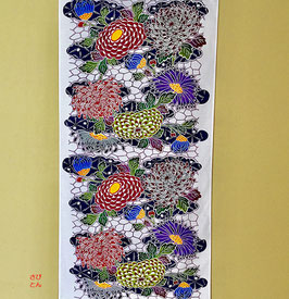 紅型　古典柄　霞菊文様　タペストリー（白地）