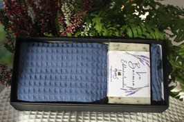 Coffret essuie-mains "JulieT" et savon Le Baïassa - Huile essentielle et graines de lavandin