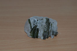 Turmalin-Stufe, grün in Bergkristall - 2
