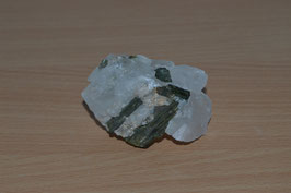 Turmalin-Stufe, grün in Bergkristall - 1