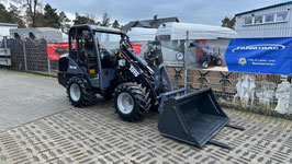 Toyo Hoflader 839 LP mit Kabine
