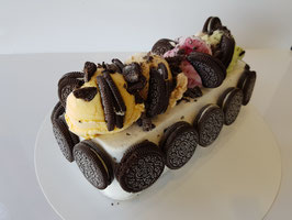 Small Cookie Overload Cake