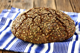 Natursauerteigbrot mit Kürbiskernen und Karotte - Bitte Größe wählen