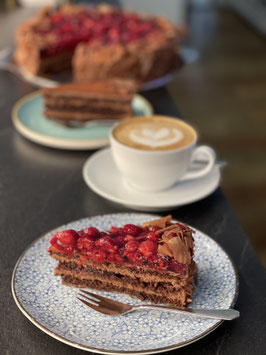 VEGANE Schokotorte mit Orangenmousse