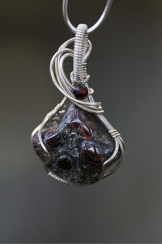 Granat in Glimmerschiefer, mit Disthen, Kärnten
