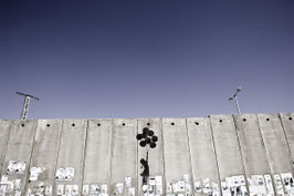 IB 27 - Palestina, Ramallah, il Muro di separazione e graffito di Banksy - 2006