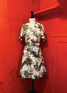 Robe croisée blanc motif grue et tortue
