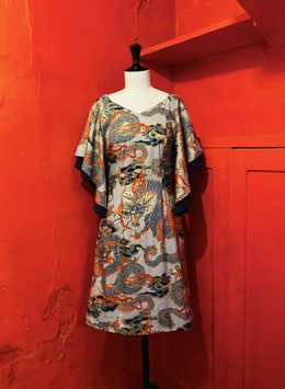 Robe papillon grise motif dragon