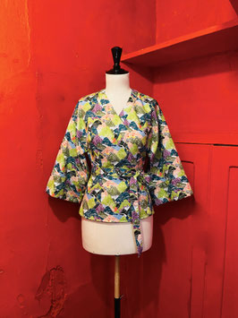 Haut Kimono vert motif montagne
