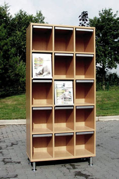 Schrank mit 15 Zeitschriftenklappen