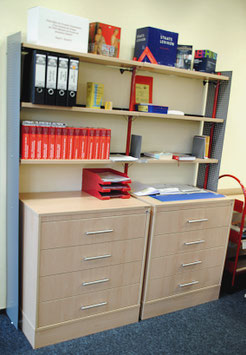 Medienschrank mit 4 Auszügen