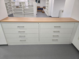 Medienschrank mit 4 Auszügen
