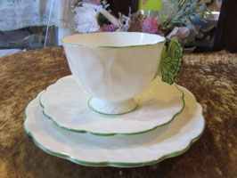 1-156　　ロイヤルドルトン　バタフライカップ