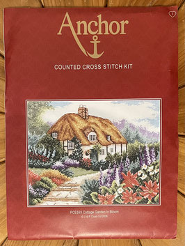 〔Anchor〕アンカー　　　クロスステッチキット　　　　　『Cottage Garden In Bloom』No.PCE593