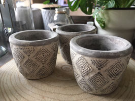 ensemble de pots de fleurs rurales