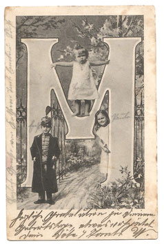Antike Postkarte Buchstabe "M" Kinder, Junge in Uniform, 1904