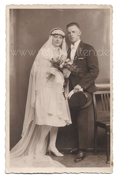 Alte Fotografie Postkarte HOCHZEIT  Brautpaar aus den 1920er Jahren