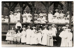 Alte Foto Postkarte GROSSE GESELLSCHAFT MIT STROHHÜTEN - 1909