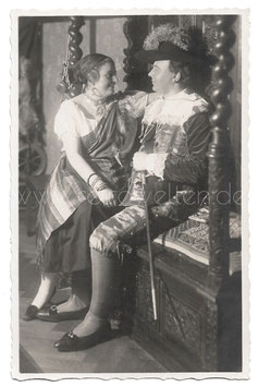 Alte Fotografie Postkarte FASCHING Paar als Zigeunerin und Edelmann verkleidet,  1920er Jahre