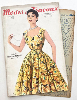 MODES & TRAVAUX französische vintage Modezeitschrift Handarbeitsheft mit Handarbeitsbogen - Juli 1955