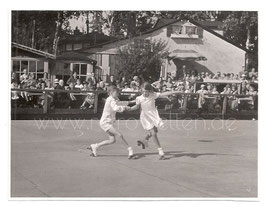 Alte Fotografie KLEINE ROLLKUNSTLÄUFER ROLLSCHUHLÄUFER, Sport 1930er Jahre