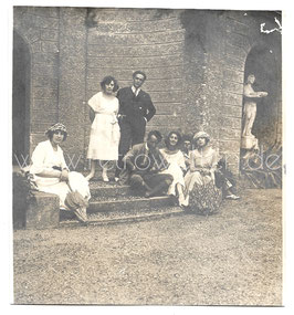 Alte Foto Postkarte LAGO DI COMO - CERNOBBIO Im Garten der Villa Pizz0, 1922