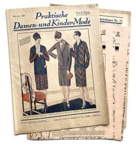PRAKTISCHE DAMEN- und KINDERMODE vintage Modezeitschrift Modemagazin mit 2 Schnittmusterbögen - Heft 13 von 1927