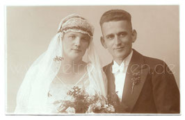 Alte Fotografie Postkarte HOCHZEIT Brautpaar aus Radebeul, 1920er Jahre