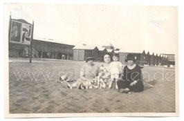 Alte Fotografie ROMA - OSTIA Frauen mit Kind am Strand, 1925