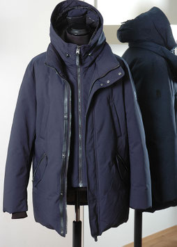 Daunenmantel, Mackage