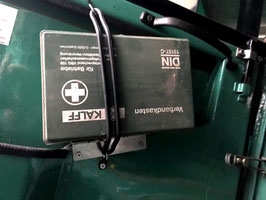 Unimog 403- 406-421 Cabrio Verbandskastenbefestigung Edelstahl mit Schrauben 136