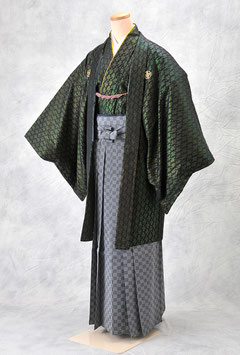袴M05　色：黒、素材：ポリエステル、柄・特徴：ラメ寿地紋、羽織丈91cm、裄74.5cm、身長約172cm