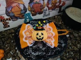 HundeHaarSpange  " Schleife orange mit lachendem Kürbis und Zauberhut  "