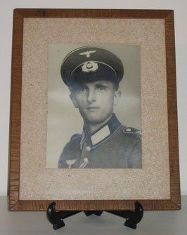 Framed picture of german soldier with 'EK2'-ribbon