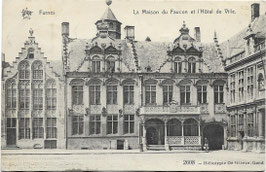 Furnes - La Maison du Faucon et l'Hôtel de Ville