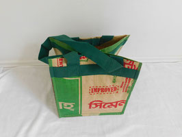 Lastentasche, grün aus Zementsack