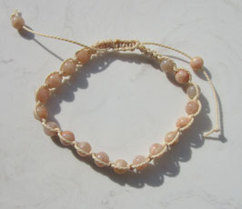 Zierliches Shamballa-Armband mit Mondstein