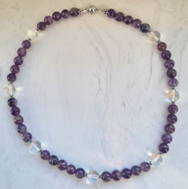 Kette aus Amethyst und Bergkristall