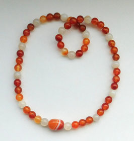 Kette aus Karneol und Achat