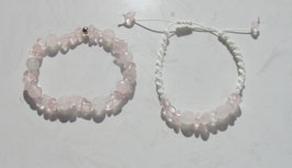 Makrameearmband und elastisches Armband als Set
