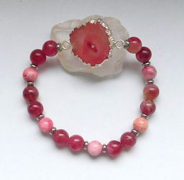 Armband mit Erdbeerquarz und Achatgeode