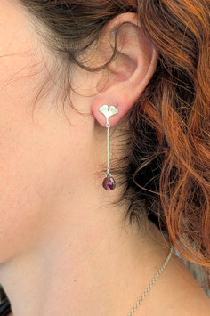 Orecchini pendenti in argento 925 con granati e foglie di ginkgo