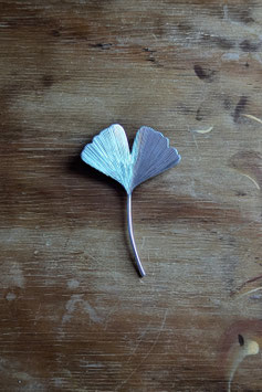 Grande spilla ginkgo in argento 925
